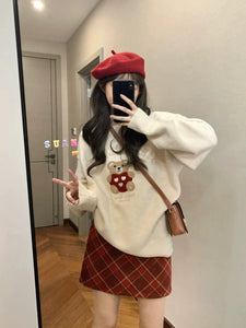 Women's Bear Pullover Sweater – Loose Knit Round-Neck Top, Cozy Christmas Style for Autumn and Winter